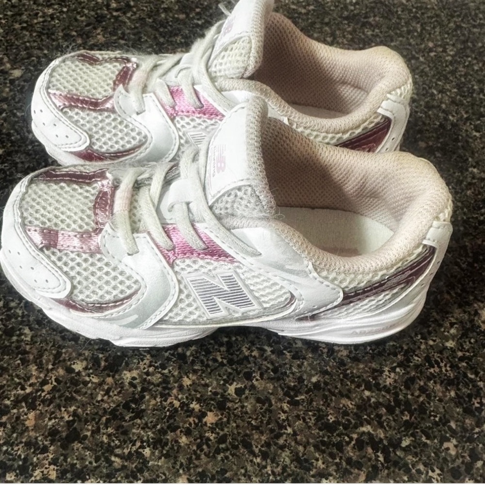 New Balance Girls Sneakers Pink & White Size 10/10.5